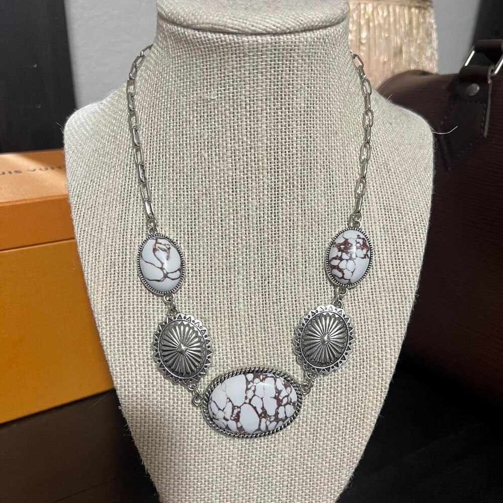 Unbranded Women's Silver and White Jewellery